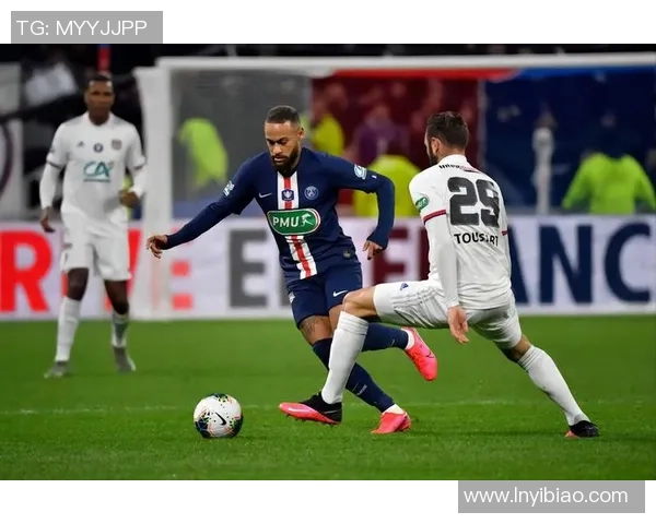 无冕之王的荣耀与遗憾足球明星背后的奋斗与坚持