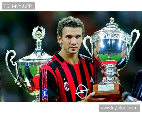 探索足球明星背后的传奇人物与他们的辉煌成就